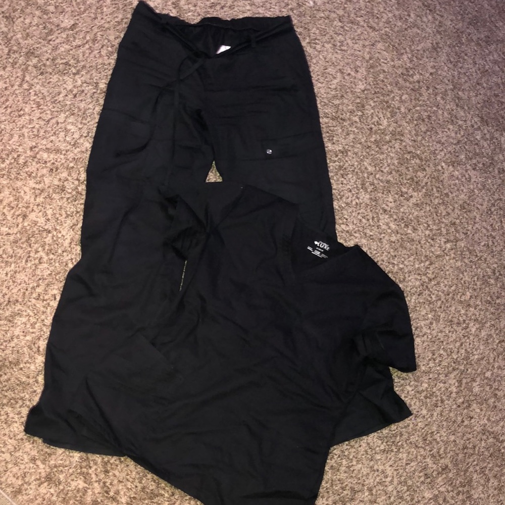 Black scrub set
